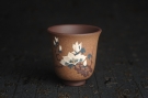紫砂壶图片:美杯特惠 精致玉兰花文气主人杯 茶人醉爱 - 宜兴紫砂壶网