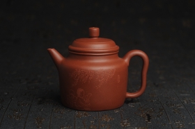 紫砂壶图片:美壶特惠 精致老清水泥高德中茶壶 装饰柳树下童子读书图 特文气 - 美壶网
