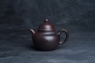 紫砂壶图片:美壶特惠 精致柴烧青灰泥掇球壶 茶人醉爱 - 宜兴紫砂壶网