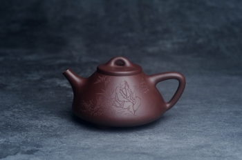 紫砂壶图片:潜力股周小培 特好全手工底槽清子冶石瓢 助工装饰品茶玩壶图 特文气 - 宜兴紫砂壶网