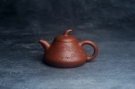 紫砂壶图片:美壶特惠 潜力股王老师 全手工拍打成型茄瓢壶 装饰梅花 特文气 - 宜兴紫砂壶网