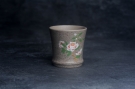 紫砂壶图片:美美杯特惠 精致雪花段泥白玉兰主人杯 - 宜兴紫砂壶网