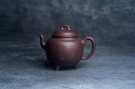 紫砂壶图片:美壶特惠 优质紫泥精致三足鼎壶 品茶论道 - 宜兴紫砂壶网