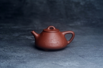紫砂壶图片:特好底曹青 全手工小子冶石瓢 品一壶香茗做半日神仙 装饰特文气 期待与亲结缘 - 宜兴紫砂壶网