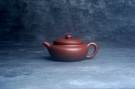 紫砂壶图片:美壶特惠 特好清水泥扁古壶 茶人醉爱 - 宜兴紫砂壶网