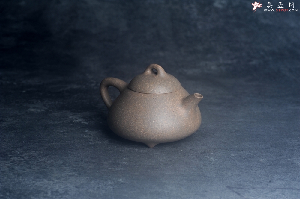 紫砂壶图片：美壶特惠 特好松花段泥精工乳瓢茶壶 茶人醉爱 - 宜兴紫砂壶网