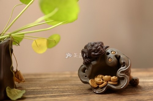 美壶定制紫砂壶 莲蓬金蟾 做工精细 和气招财茶宠 原矿紫泥 - 美壶网