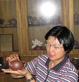 紫砂壶工艺师图片：周晓琴 - 美壶网