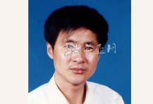 紫砂壶工艺师图片：吴亚克 - 美壶网