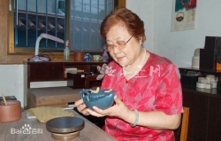 紫砂壶工艺师图片：谢曼伦 - 美壶网