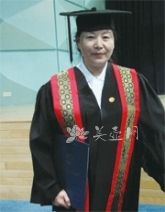 紫砂壶工艺师图片：洪美华 - 美壶网