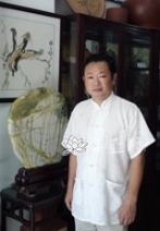 紫砂壶工艺师图片：罗荣贤 - 美壶网