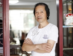 紫砂壶工艺师图片：鲍利民 - 美壶网