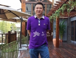 紫砂壶工艺师图片：王家新 - 美壶网