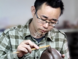 紫砂壶工艺师图片：万亚健 - 美壶网
