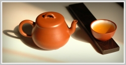 紫砂壶图片：品茶 踏木 逐日 - 美壶网