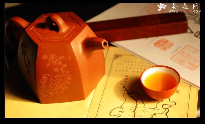 紫砂壶图片：追寻滇红 - 美壶网