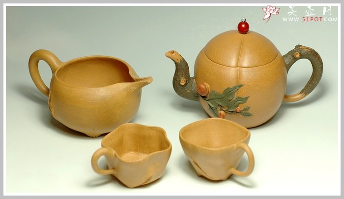 紫砂壶图片：虎跑兔追送寿桃~~ - 美壶网