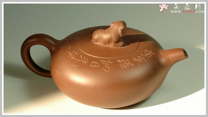 紫砂壶图片：虎跑兔追送寿桃~~ - 美壶网