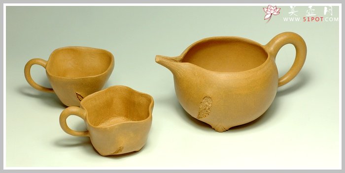 紫砂壶图片：虎跑兔追送寿桃~~ - 美壶网