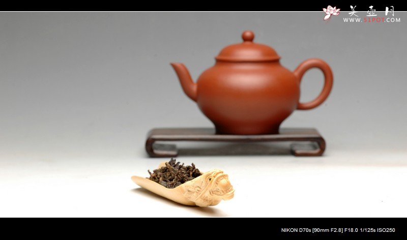 紫砂壶图片：平淡的生活 品茗且读书 - 美壶网