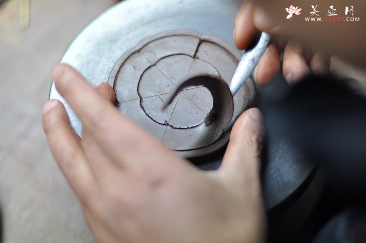 紫砂壶图片：喝杯茶，欣赏梅花周盘 - 美壶网