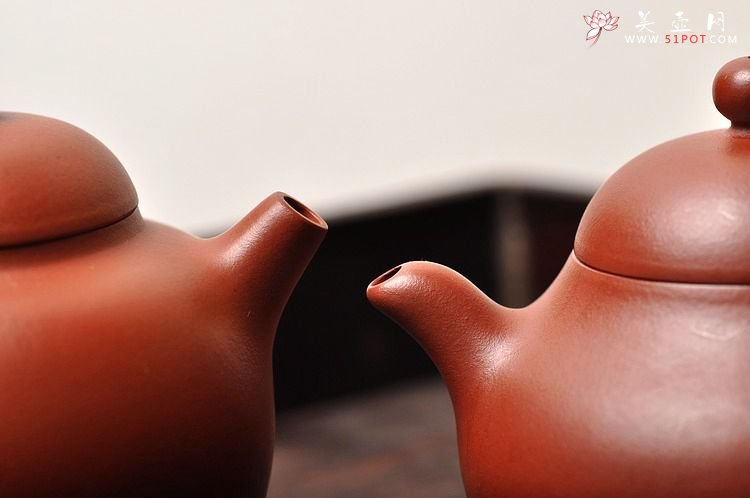 紫砂壶图片：年关将至，杀两只小猪过大年~~ - 美壶网