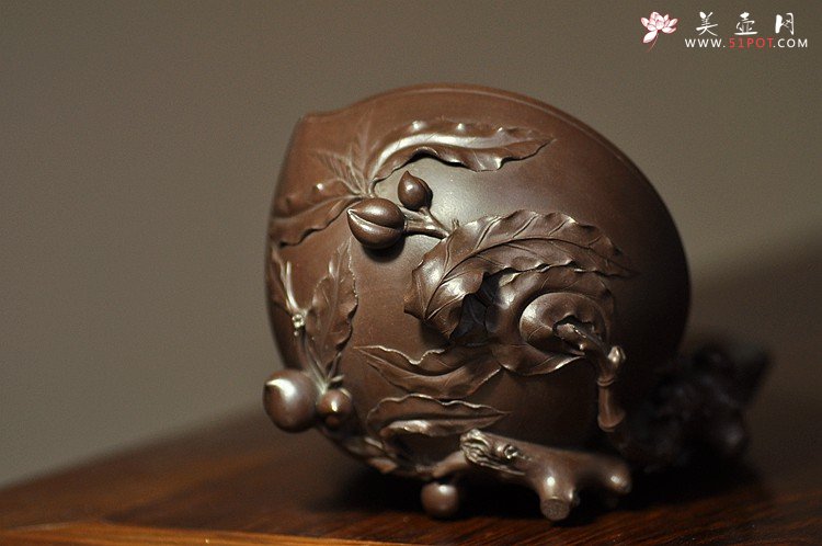 紫砂壶图片：青莲和圣桃杯~ 欣赏花货的漂亮 - 美壶网