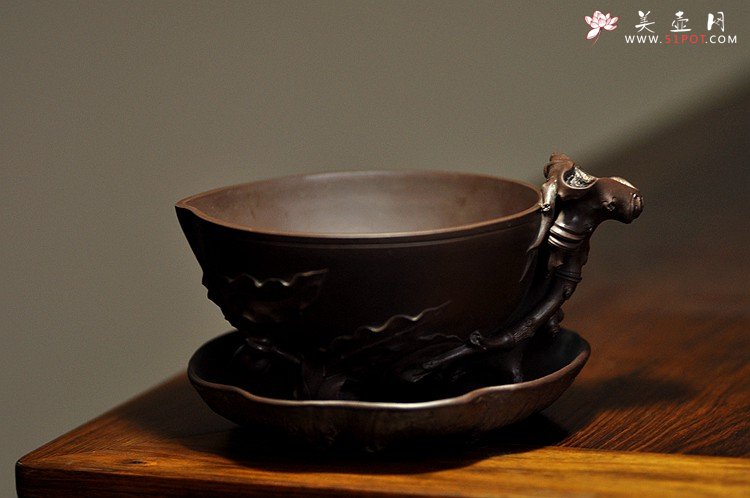 紫砂壶图片：青莲和圣桃杯~ 欣赏花货的漂亮 - 美壶网