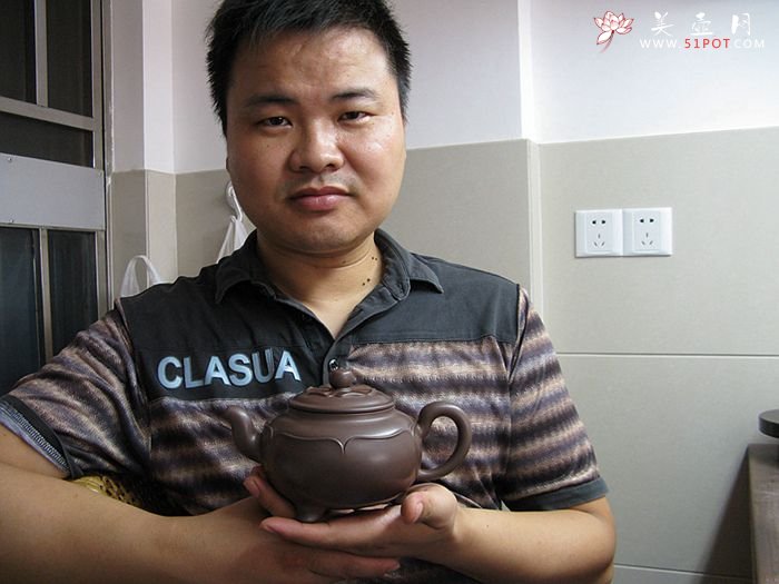 紫砂壶图片：储俊伟老师制作三足宝莲的全手过程欣赏~ - 美壶网