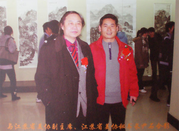 紫砂壶图片：与江苏省美协副主席合影 - 美壶网
