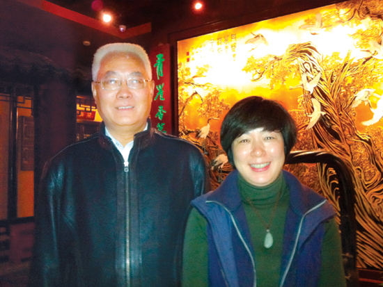 紫砂壶图片：与中国陶瓷工业协会理事长何天雄在一起 - 美壶网
