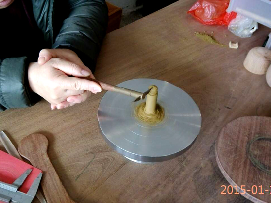 紫砂壶图片：全手工制壶过程-车滴子 - 美壶网