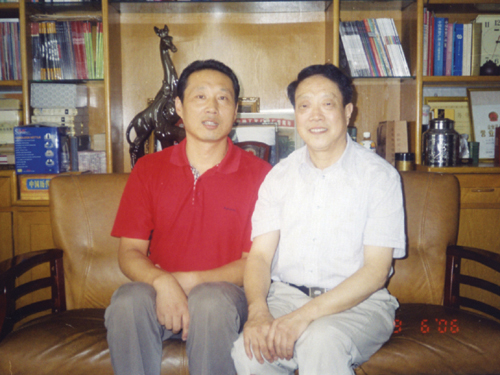 紫砂壶图片：与李昌鸿大师合影 - 美壶网