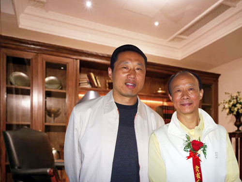 紫砂壶图片：周奇鸣与吕尧成大师合影 - 美壶网