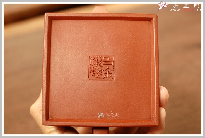 紫砂壶图片：点彩升方 谭泉海刻绘 - 美壶网