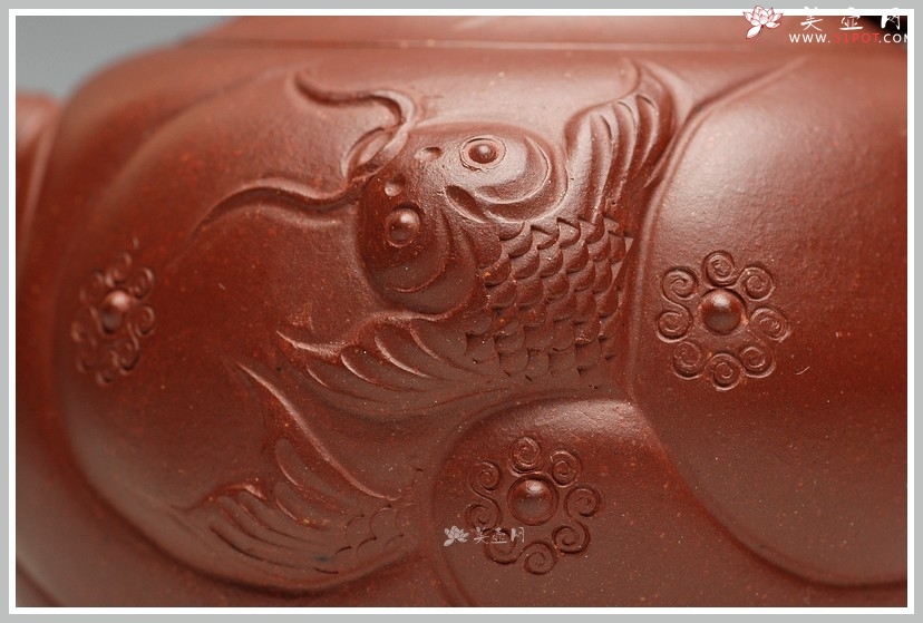 紫砂壶图片：一朝鲤鱼跃龙门   底料 做工细腻 小鱼化龙 - 美壶网