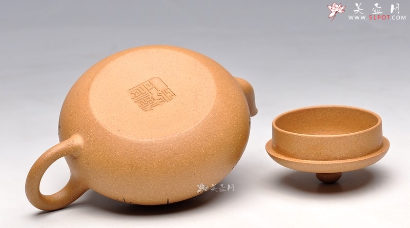紫砂壶图片：邱玉林大师装饰 古拙之风 把玩 全手扁梨 实用收藏 - 美壶网