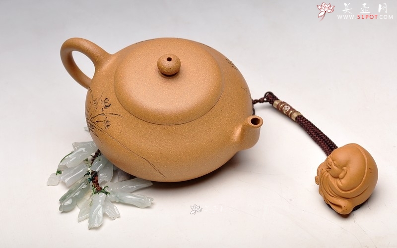 紫砂壶图片：邱玉林大师装饰 古拙之风 把玩 全手扁梨 实用收藏 - 美壶网