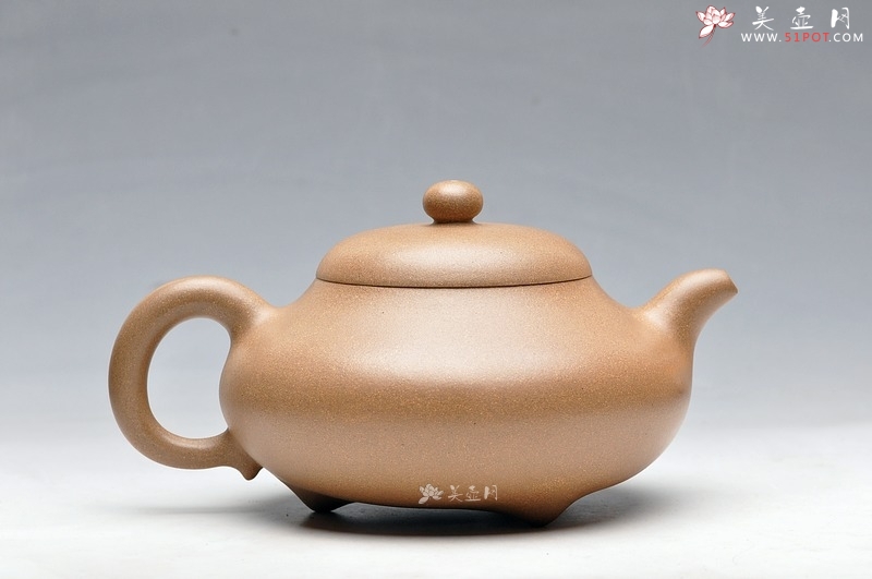 紫砂壶图片：工正 明针优秀 刹凹 的全手三足乳鼎 - 美壶网