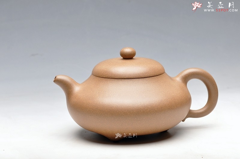 紫砂壶图片：工正 明针优秀 刹凹 的全手三足乳鼎 - 美壶网