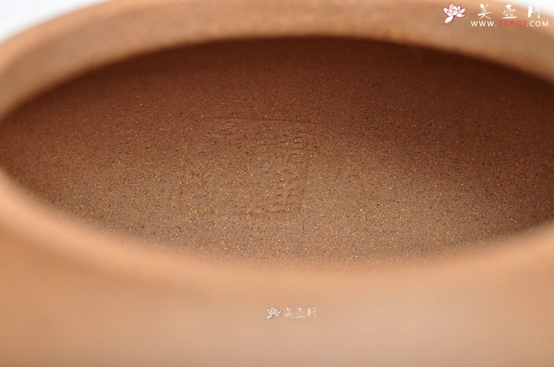 紫砂壶图片：工正 明针优秀 刹凹 的全手三足乳鼎 - 美壶网