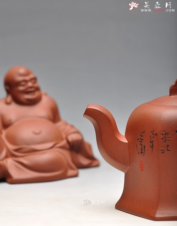紫砂壶图片： 鲍志强高徒 历上清装饰 方鈡 底槽青 - 美壶网
