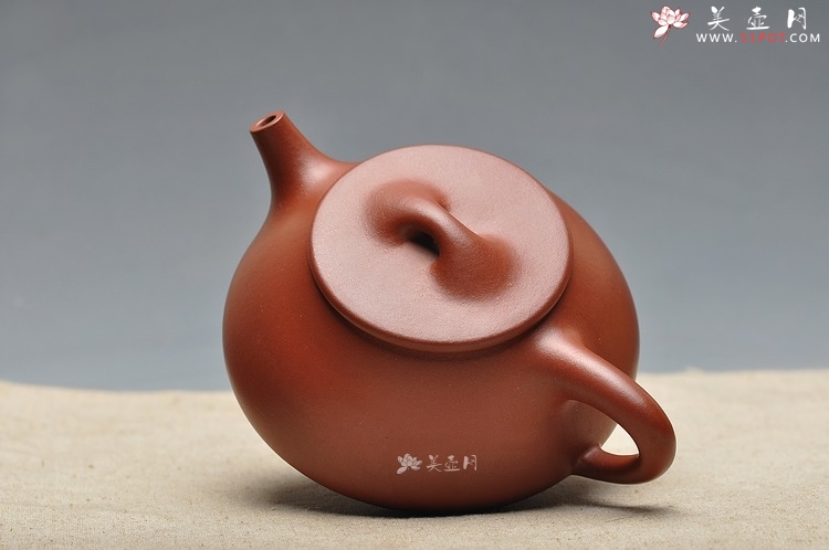 紫砂壶图片：纯的地槽青 进步斐然 劲道 满瓢 全手工 - 美壶网