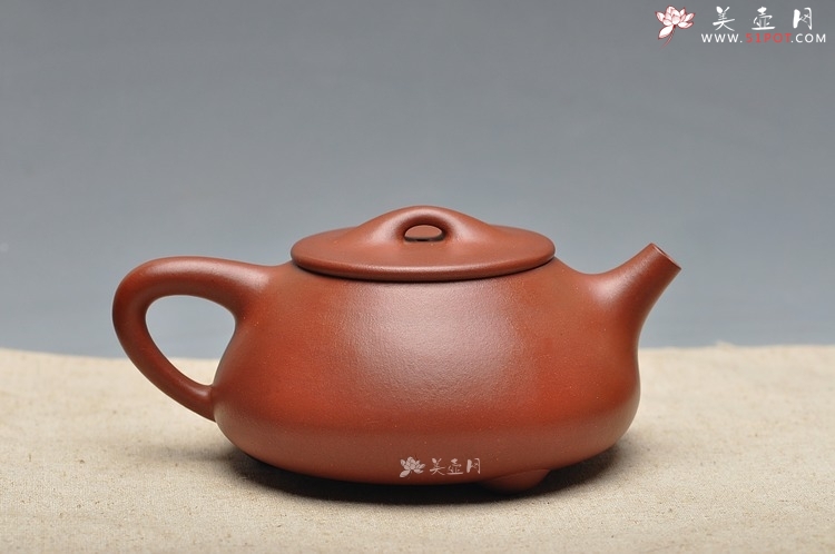 紫砂壶图片：纯的地槽青 进步斐然 劲道 满瓢 全手工 - 美壶网