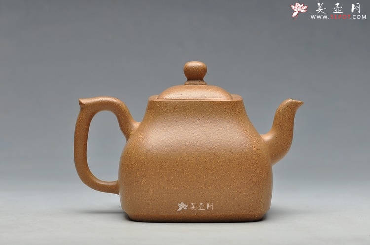 紫砂壶图片：何卫枫全手新品 高古典雅 敦厚君子 墩方 - 美壶网