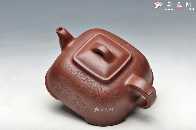 紫砂壶图片：何卫枫全手新品 敦方  蓄势 古味十足 精致可人 通景山水 - 美壶网