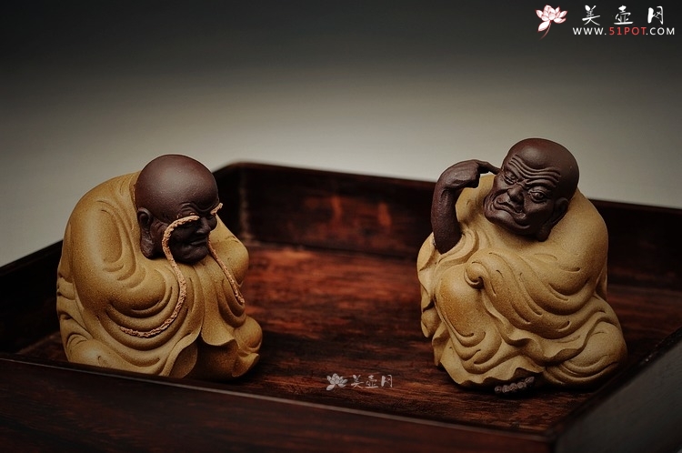 紫砂壶图片：十八罗汉之长眉罗汉和掏耳罗汉 神态细腻传神 茶宠 - 美壶网