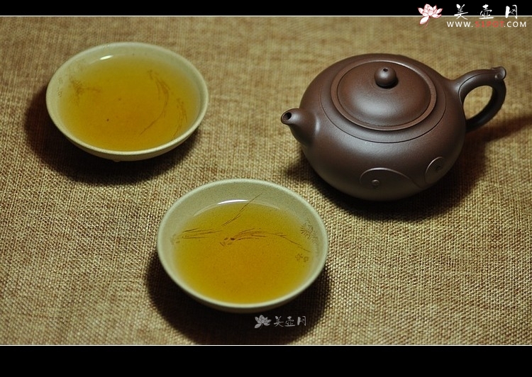 紫砂壶图片：雅致品茗杯 荷叶情思 乳香杯 - 美壶网