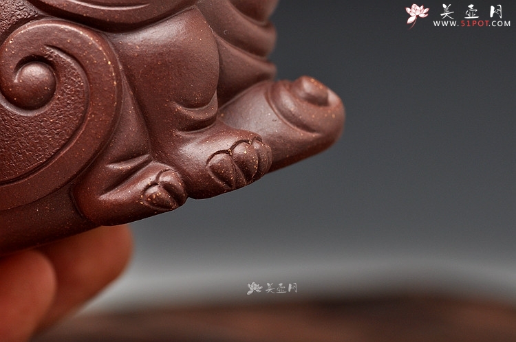 紫砂壶图片：古体蟾蜍踏云 - 美壶网